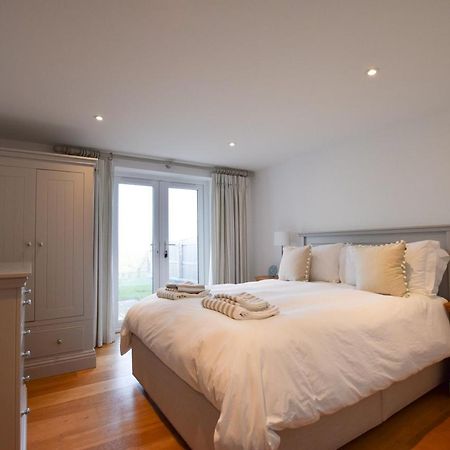 Whispers - 4 Bedroom Modern Family Holiday Home In Salcombe Sleeps 8 Екстер'єр фото